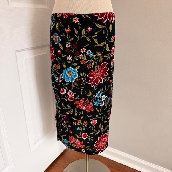 BCBGMaxAzria Dresses & Skirts - BCBGMaxAzria Black Floral Midi Skirt with Red & Blue Flowers